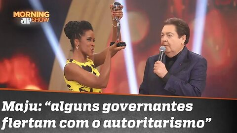 No Faustão, Maju Coutinho celebra jornalismo no momento em que “flertam com o autoritarismo”