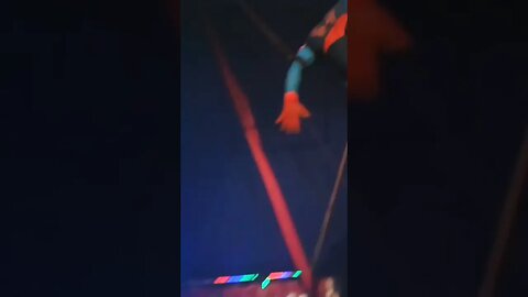 SUPER NINJA, HOMEM-ARANHA DANÇANDO DE CABEÇA PARA BAIXO NO CIRCO DA ALEGRIA, LIKE