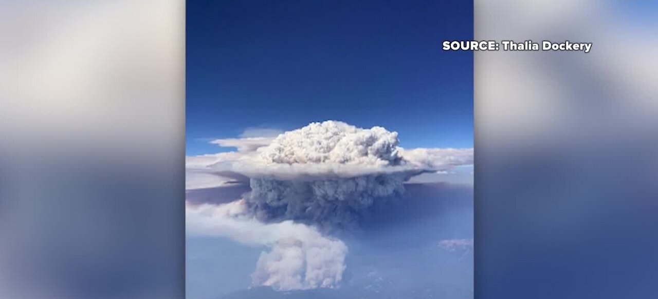 Pyrocumulus cloud over California