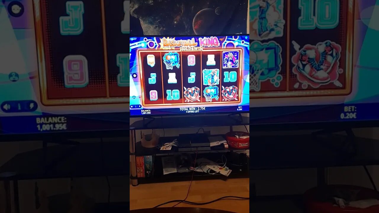 BASKETBALL KING hold and win Review and Demo play.