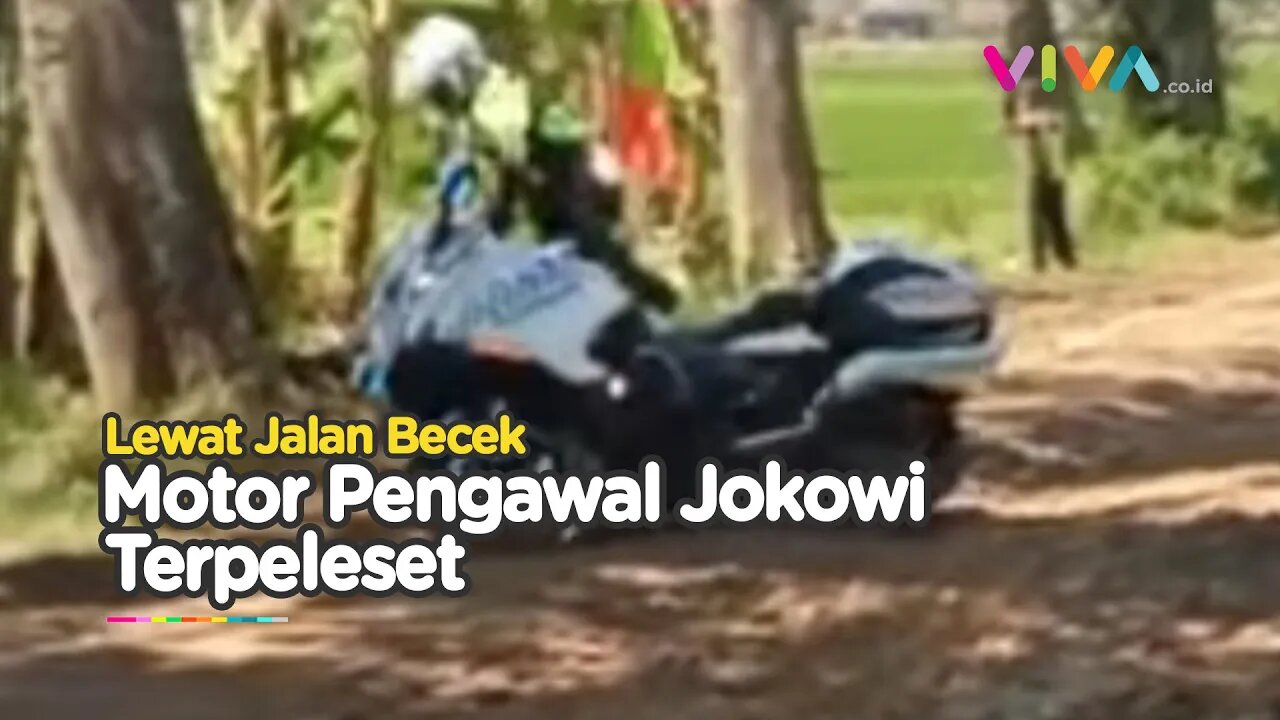 DETIK-DETIK Motor Rombongan Jokowi Terpeleset di Jalanan Blora