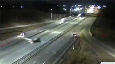 This plane lands in the middle of the highway, next to a car !