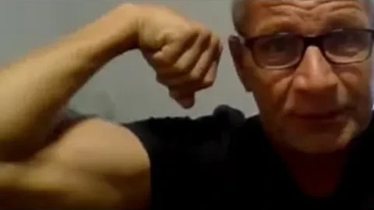 Tony Pizza Kicks Out The Frog 🐸 For Saying He Takes His Weiner Out During LIVE Shows