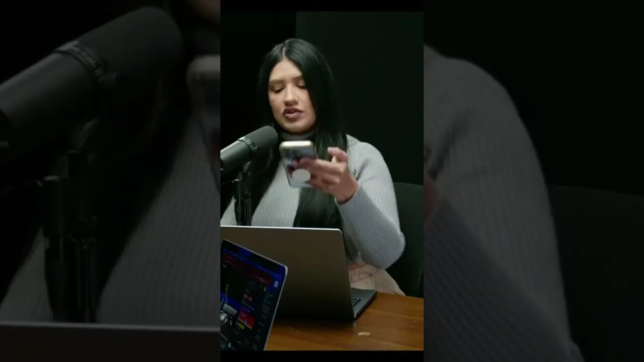 She’s making a list and checking it twice #desantis #desimps #benshapiro #donaldtrump #willwitt