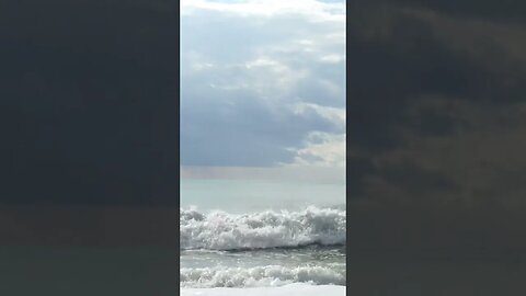 Rushing Sea Waves #seawaves #watersounds #sea #shortvideo #shortfeed #trending #viralreels #asmr