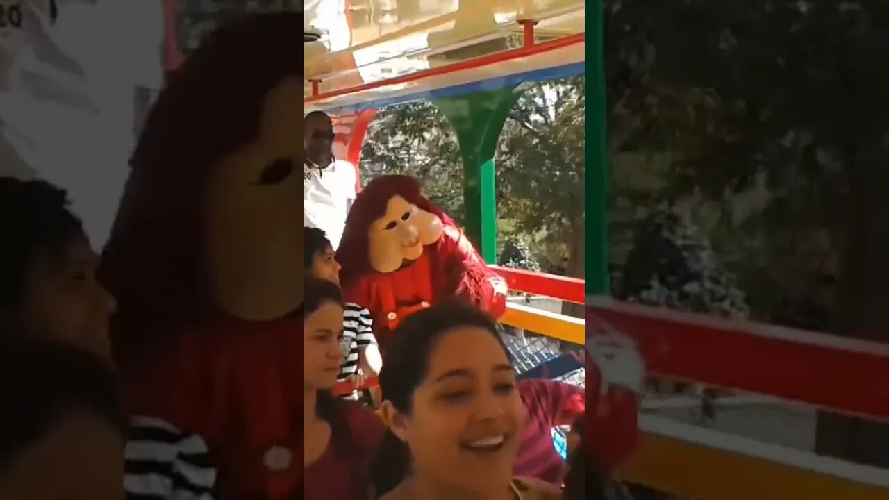 FOFÃO E BEN10 SOBEM NA CARRETA TREM BALADA, FAZENDO ALEGRIA DAS CRIANÇAS, LIKE