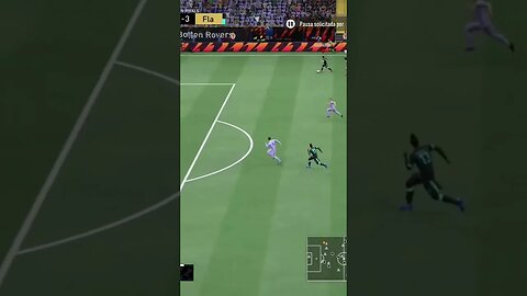 Gol de cruzamento alto FIFA 22 online.