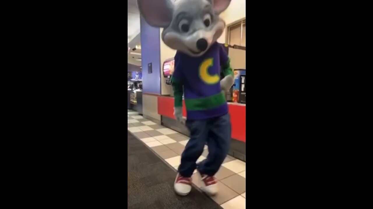 Mouse from chuck e chesse getting sturdy