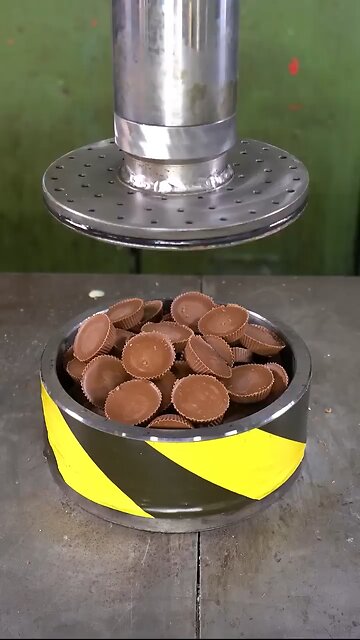 Reeses Chocolate Vs. Hydraulic Press 🫣😱🤤