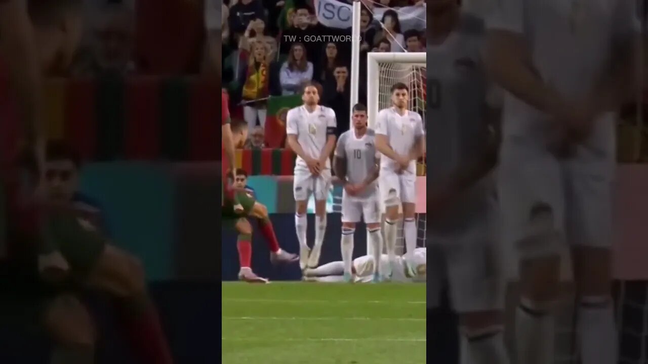 SHOCKING! Ball lifts itself before Ronaldo plays #shorts #Ronaldo #football