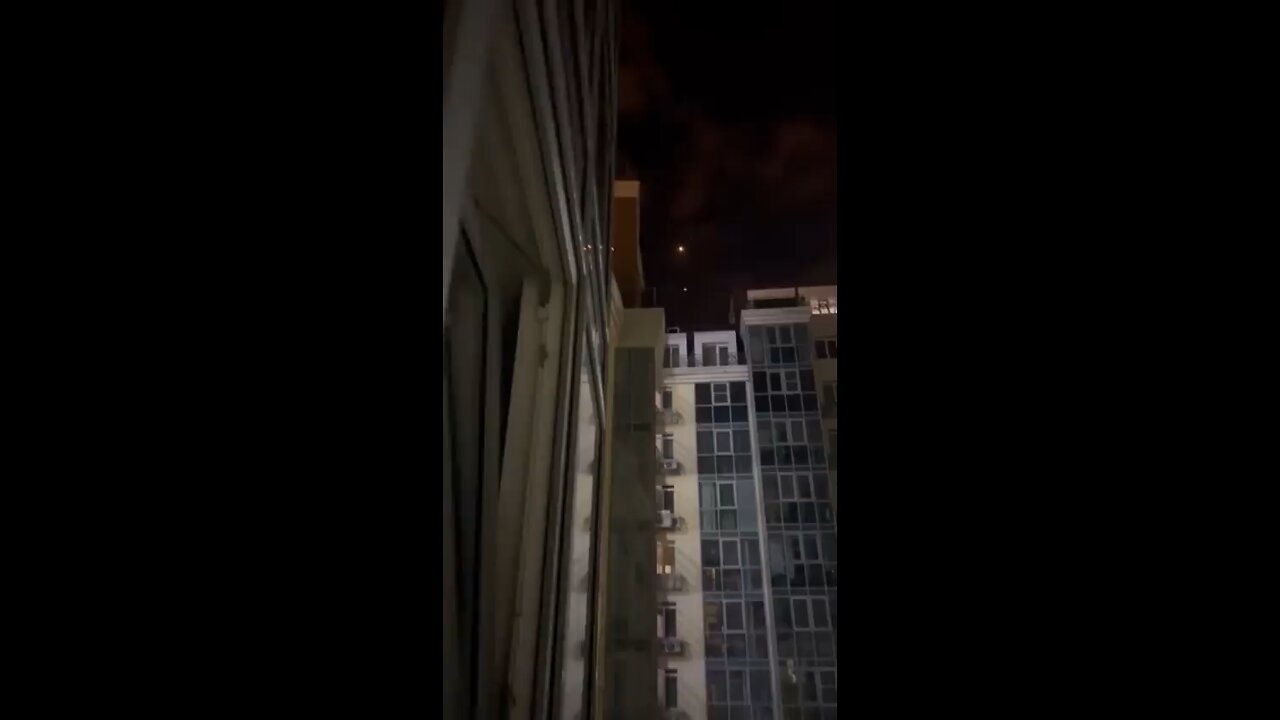 Video clearly shows that a fighter jet is flying over Belgorod, throwing out countermeasures