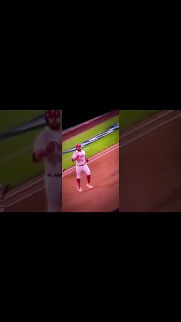 Kyle Schwarber with a lead off homerun to give the Phillies a 1st inning lead #nlcs