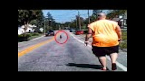 Man Spots A Small Child In The Middle Of A Dangerous Road And Jumps Out Of His Car