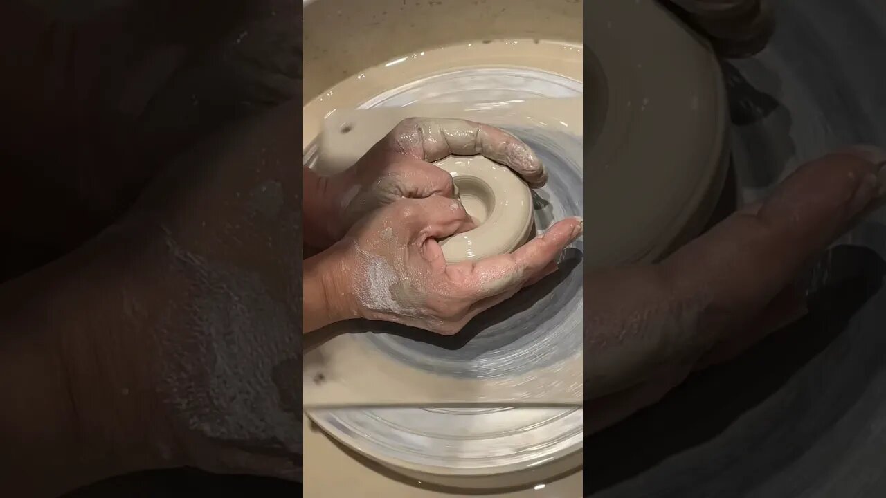 Handmade pottery lessons #handmadeceramics #ceramics #studiopottery #handmadepottery #pottery