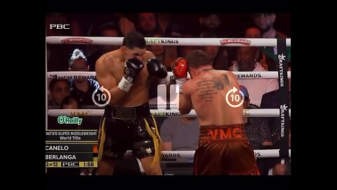 Canelo Alvarez cracks Edgar Berlanga's in the third round. 🥊