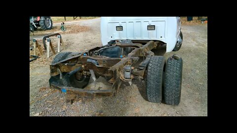 2000 Ford F350 dually flatbed part 5 Cleaning the Frame