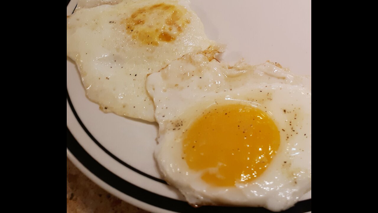 How to correctly cook 3 types of eggs & un shriveled bacon