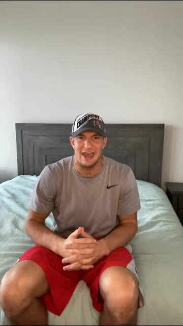 Tampa Bay Buccaneer Rob Gronkowski surprises Belinda with Super Bowl LV tickets