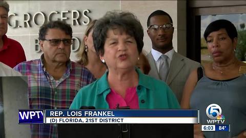 U.S. Rep. Frankel returns from Texas detention center