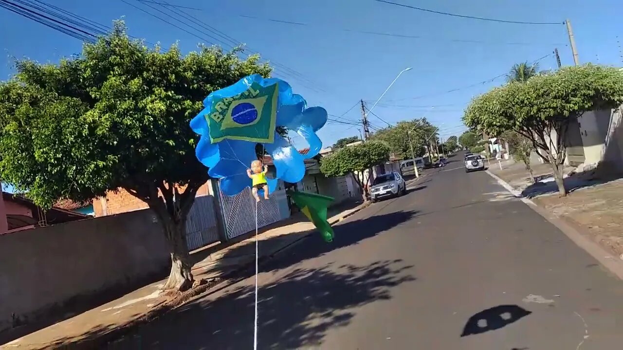 Pipa Paraquedinha com bandeira do Brasil