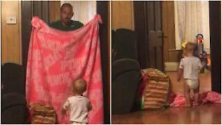 Il bimbo che vede sparire il papà con il 'What the fluff challenge'