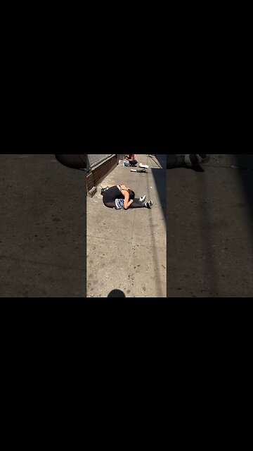 Trapped in a cage ‼️