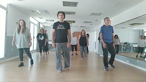 Tai chi Teatinos, Qi gong Jing Luo, Forma 5 secciones Girar y golpear.