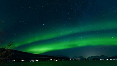 Amazing time lapse of northern lights