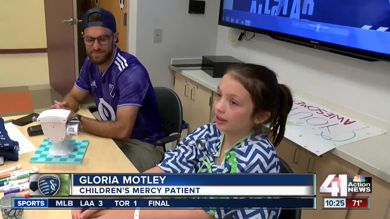 Graham Zusi visits Children's Mercy Hospital