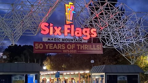 Six Flags No Magic Mountain on Christmas Eve