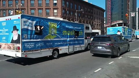 Huge Caravan of #Mitzvahtank MitzvahTank Flatbush this #Passover #downtownbrooklyn #nyc #brooklyn