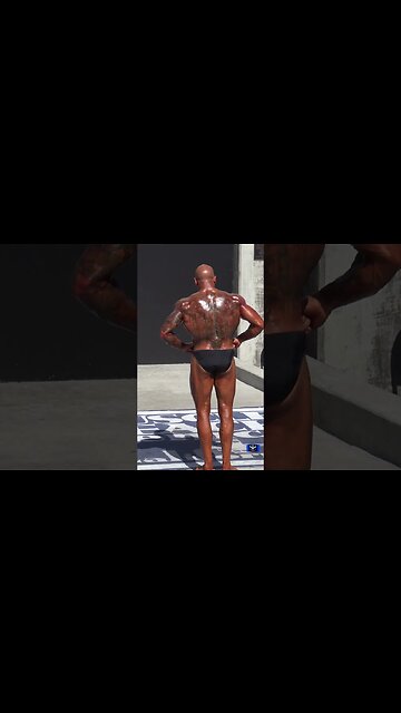 Bodybuilder Mike Posing Routine