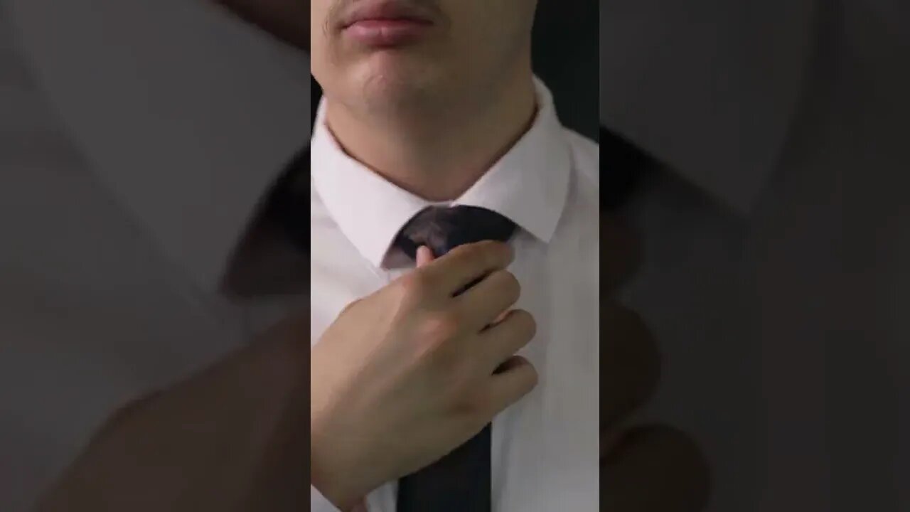 How to Tie a Tie: Windsor Knot