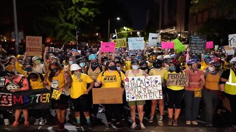 Wall of Moms wants to speak to the MANAGER in Portland