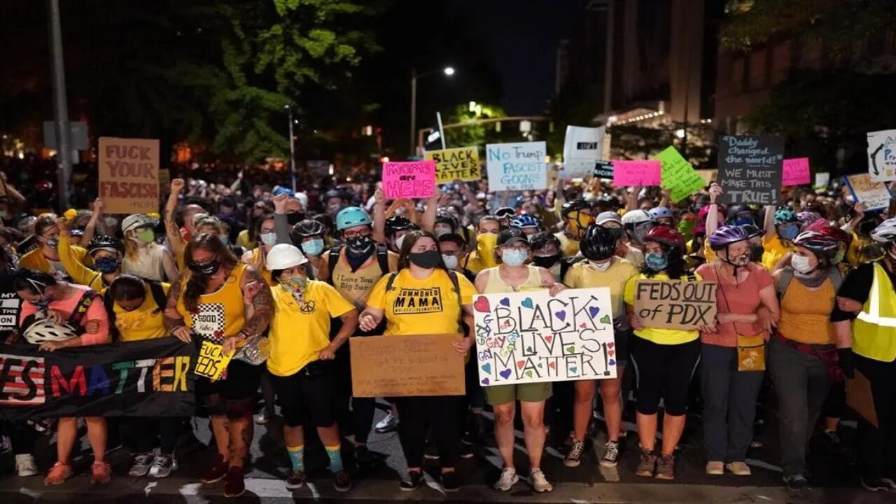 Wall of Moms wants to speak to the MANAGER in Portland