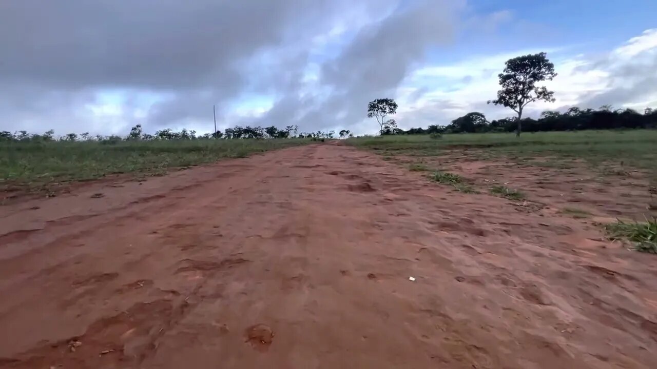 Som de Passos Caminhando na Terra, Efeito Sonoro