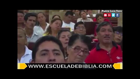 La sucesión Apostólica es a través de la imposición de las manos. Padre Luis Toro.