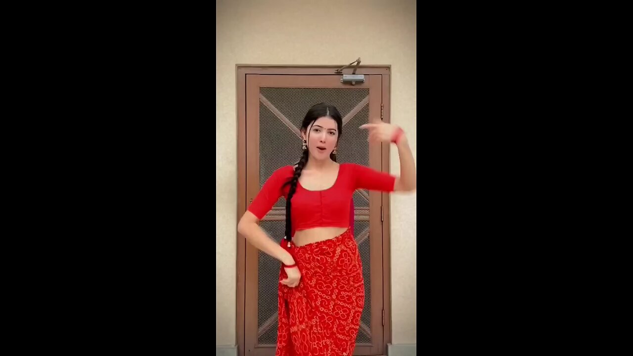 beautiful girl dance so hot look at this outfit
