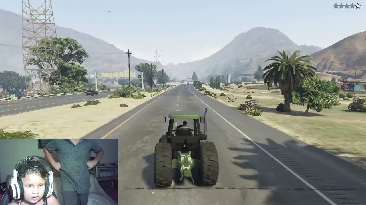 CRIANÇA DE 4 ANOS JOGANDO GTA V, PELA PRIMEIRA VEZ