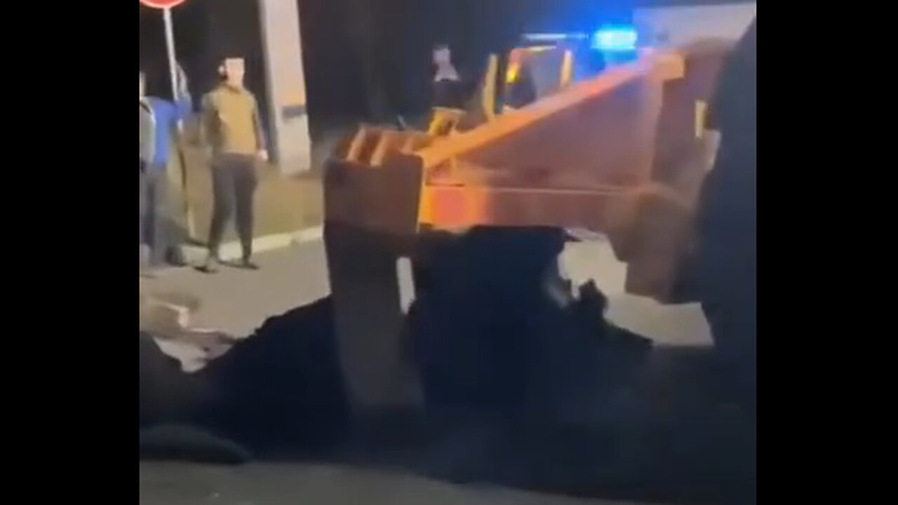 Italian Farmers Are Now Destroying Roads