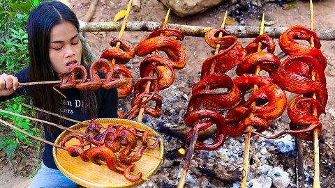 🐍 COBRA MEAT INDONESIA STREET FOOD (Part 1) #indonesia