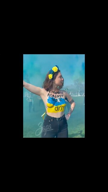 Paris: Feminists stage protest in support of Ukraine