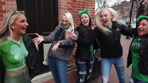 Surprise Reactions to Body Painted Outfits – Body Paint in Public 