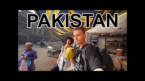 WALKING STREETS OF PAKISTAN 🇵🇰 (not what you think)