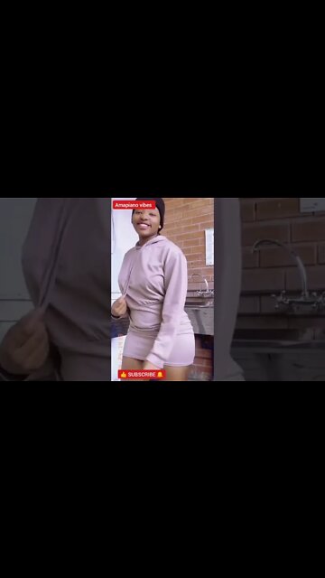 your watching me😍