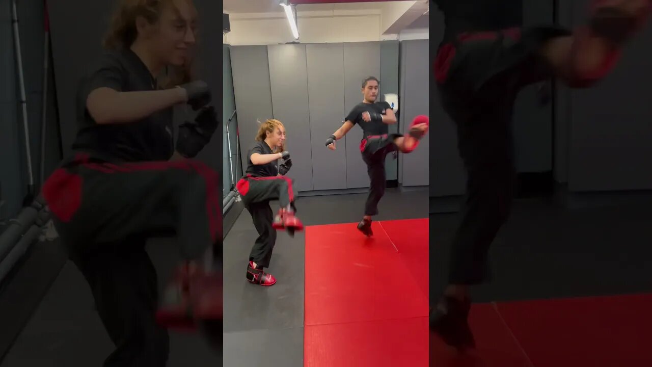 Synchronised kicking #martialart #kickboxing #martialartstraining #taekwondo #martialartskick