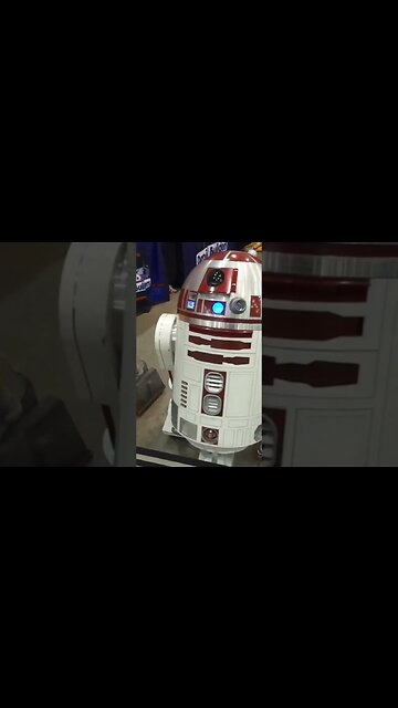 some cool r2 droids