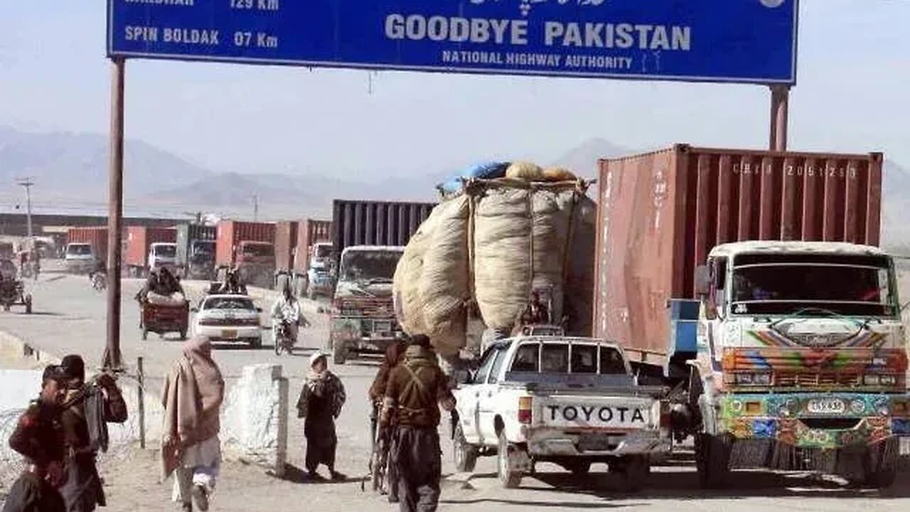 چمن پاک افغان بارڈر پر افغان مہاجرین کو ڈپورٹ کرنے والے خالی مزدا ٹرک واپس نہیں چھوڑ رہے ہیں