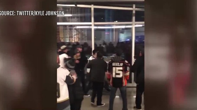 Fight breaks out at Vegas Golden Knights game