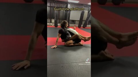 Guillotine strangle platform #bjj #martialarts #mma